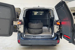 valkoinen Volkswagen ID. Buzz Cargo 2024 kuva 11.