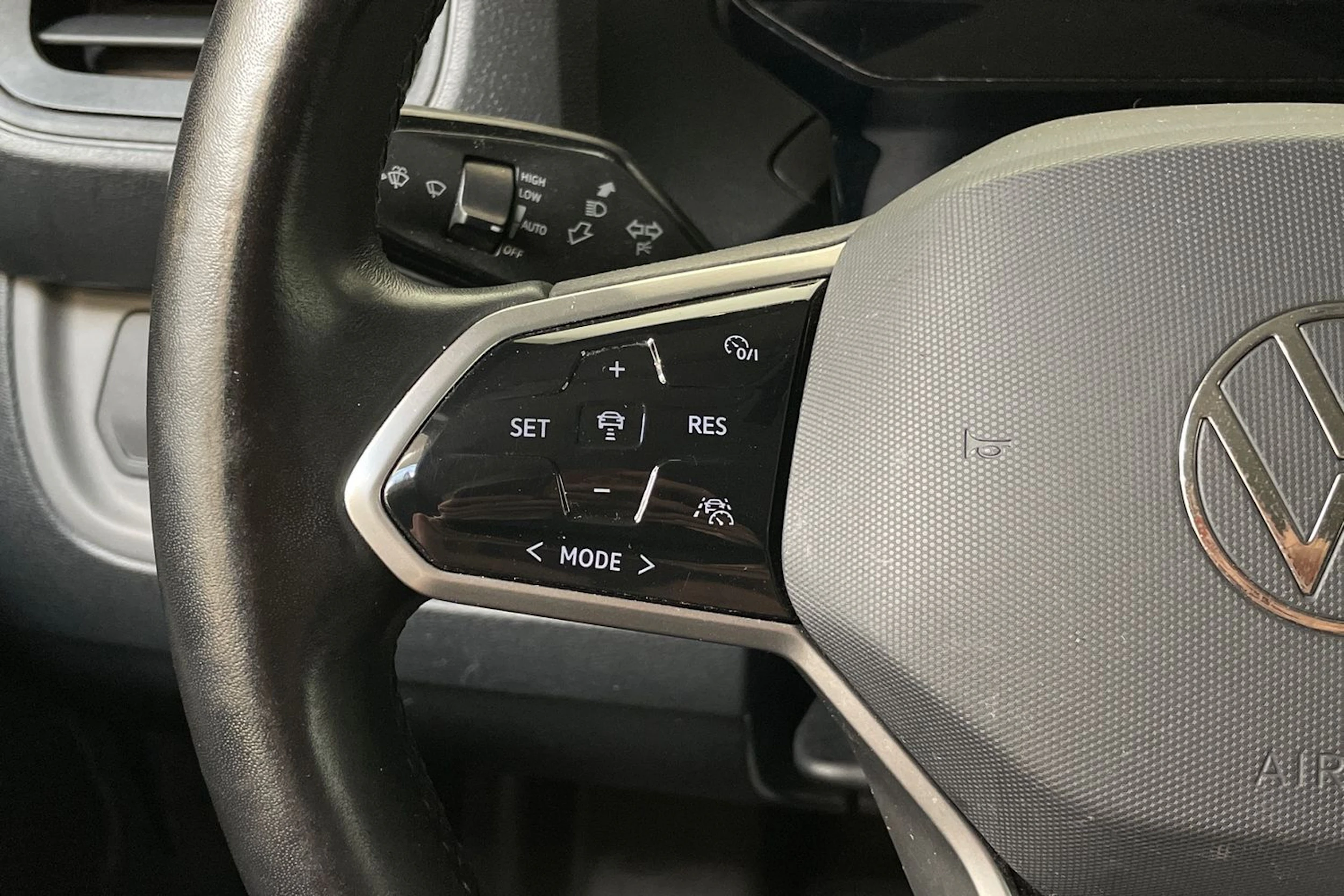 valkoinen Volkswagen ID. Buzz Cargo 2024 kuva 15.