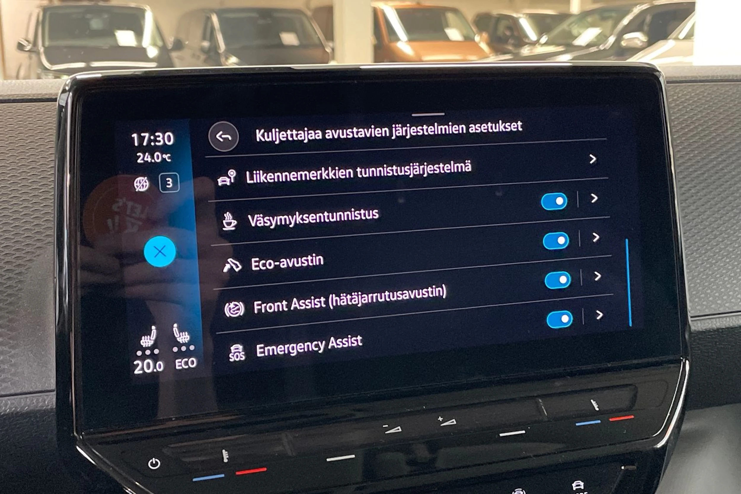 valkoinen Volkswagen ID. Buzz Cargo 2024 kuva 22.