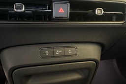 valkoinen Volkswagen ID. Buzz 2024 kuva 12.