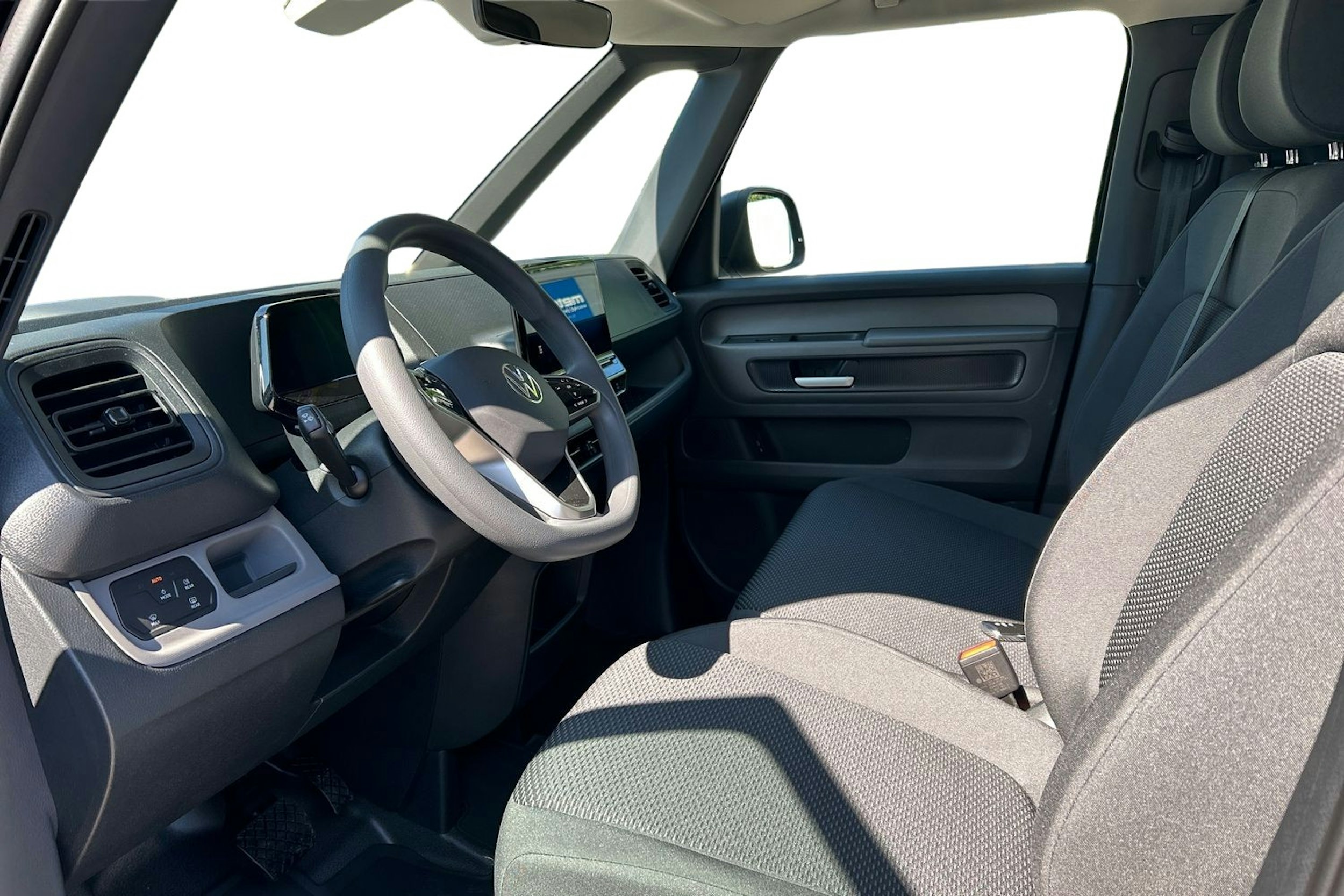 sininen Volkswagen ID. Buzz 2024 kuva 8.
