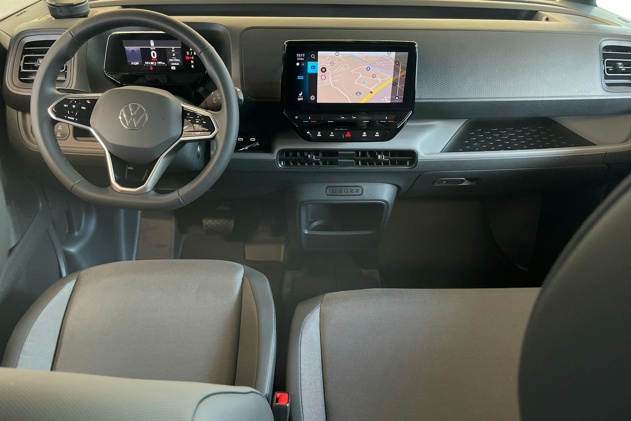 valkoinen Volkswagen ID. Buzz 2024 kuva 7.