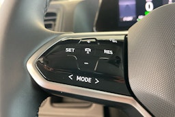 valkoinen Volkswagen ID. Buzz 2024 kuva 13.