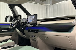 valkoinen Volkswagen ID. Buzz 2024 kuva 8.
