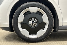 valkoinen Volkswagen ID. Buzz 2024 kuva 9.