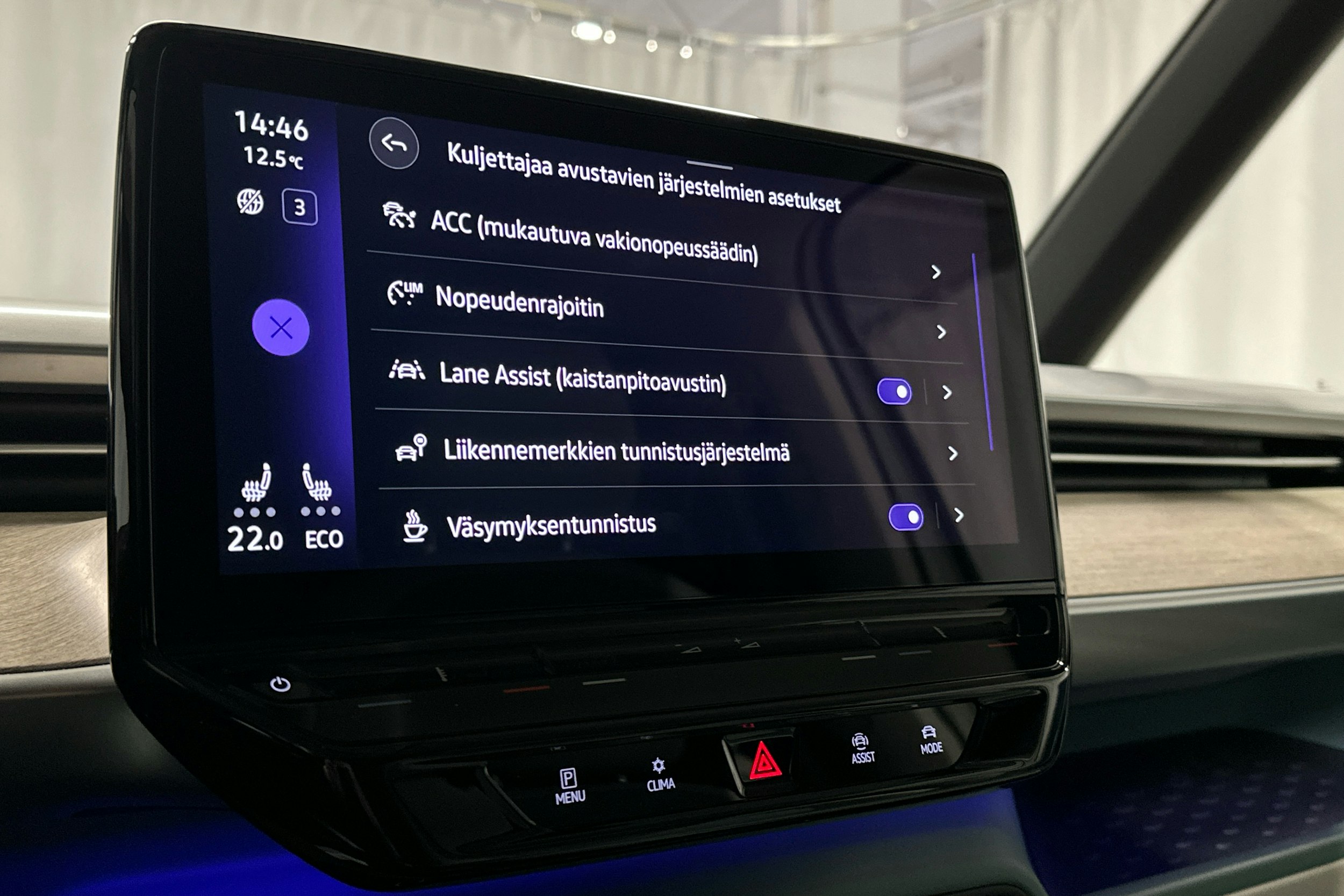 valkoinen Volkswagen ID. Buzz 2024 kuva 20.