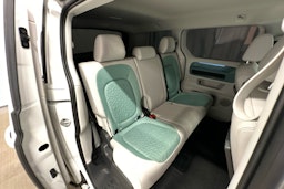 valkoinen Volkswagen ID. Buzz 2024 kuva 30.