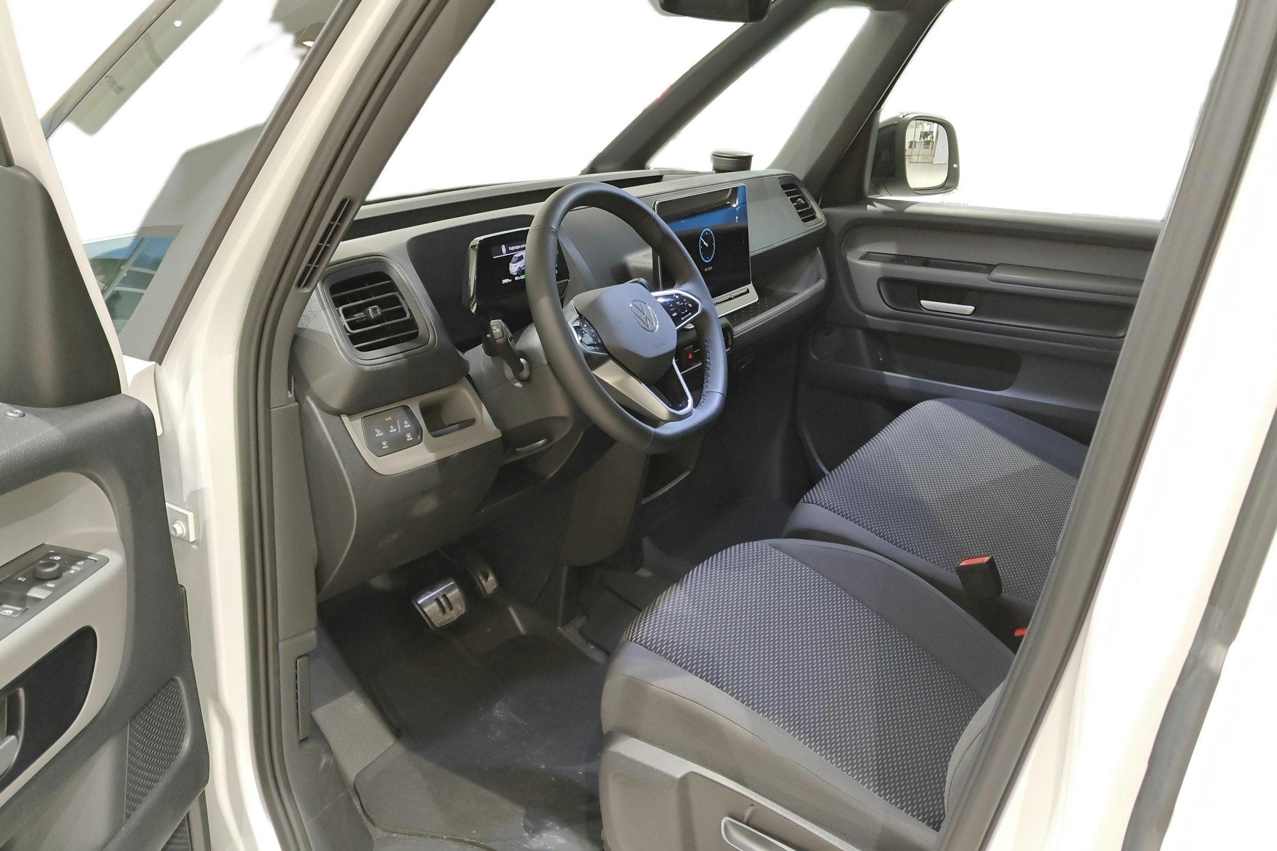 valkoinen Volkswagen ID. Buzz 2025 kuva 8.