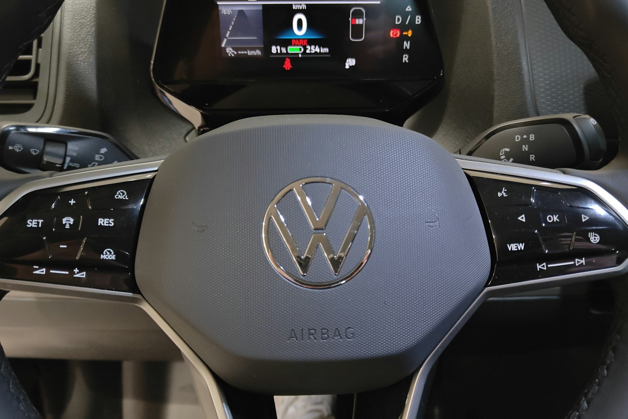 valkoinen Volkswagen ID. Buzz 2025 kuva 20.