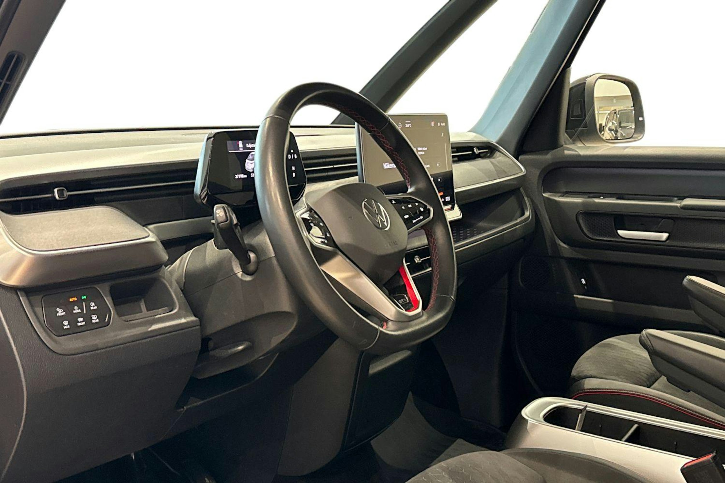 punainen Volkswagen ID. Buzz 2025 kuva 6.