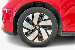 punainen Volkswagen ID. Buzz 2025 kuva 9.