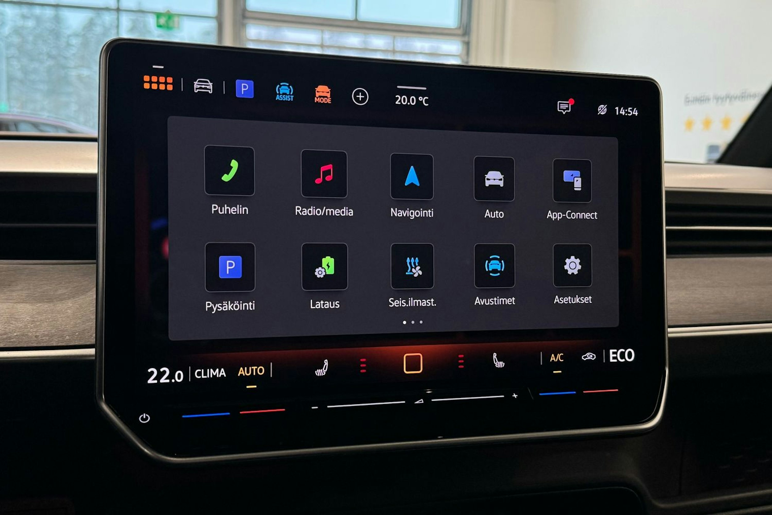 punainen Volkswagen ID. Buzz 2025 kuva 25.