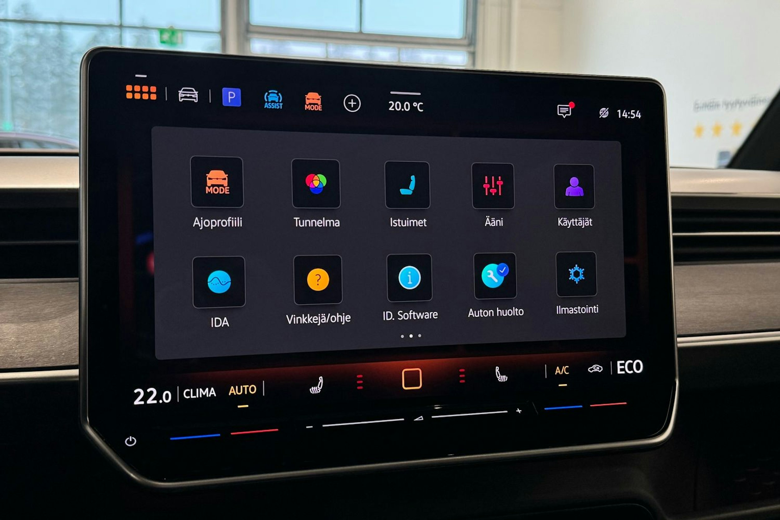 punainen Volkswagen ID. Buzz 2025 kuva 26.