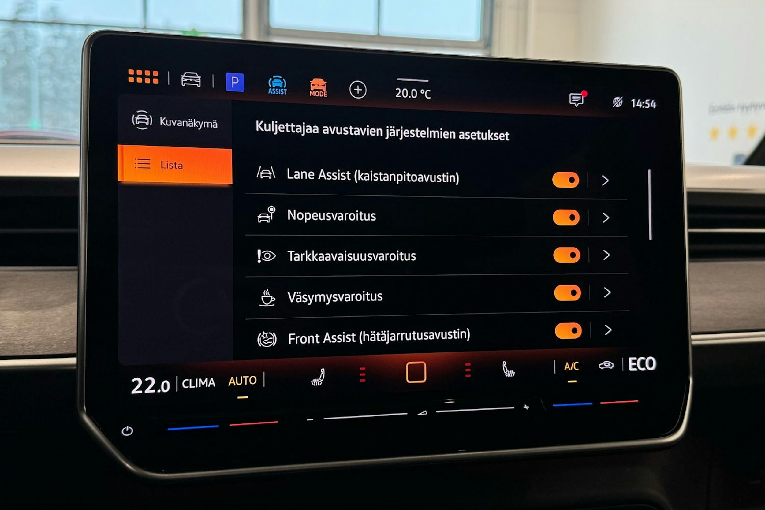 punainen Volkswagen ID. Buzz 2025 kuva 30.