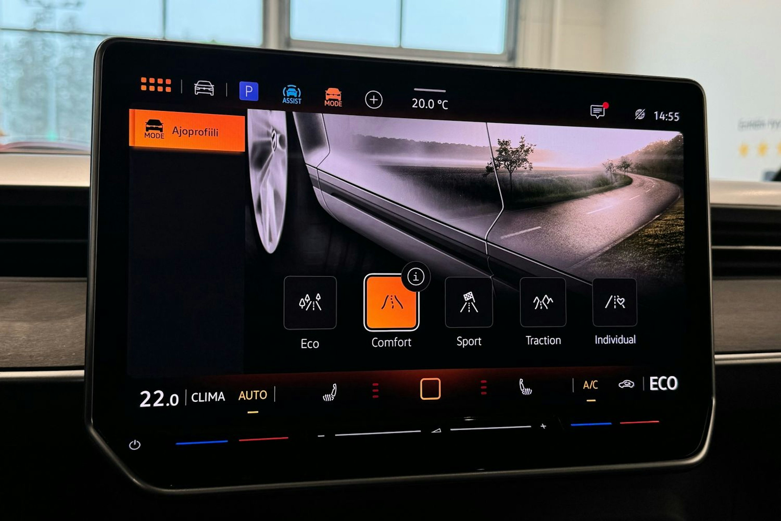 punainen Volkswagen ID. Buzz 2025 kuva 32.