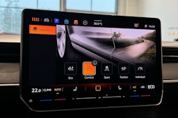 punainen Volkswagen ID. Buzz 2025 kuva 32.