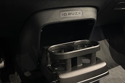 punainen Volkswagen ID. Buzz 2025 kuva 35.