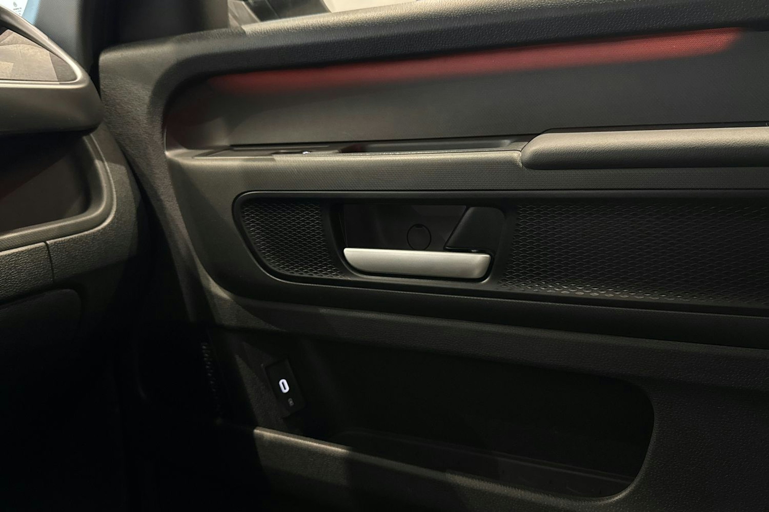 punainen Volkswagen ID. Buzz 2025 kuva 37.