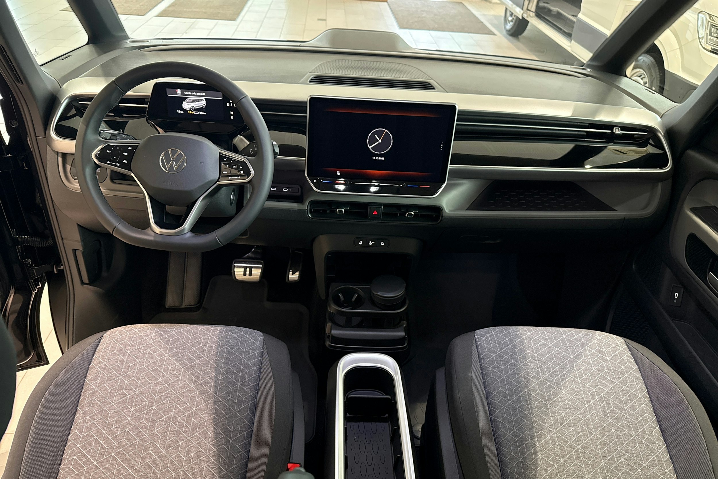 musta Volkswagen ID. Buzz 2025 kuva 9.