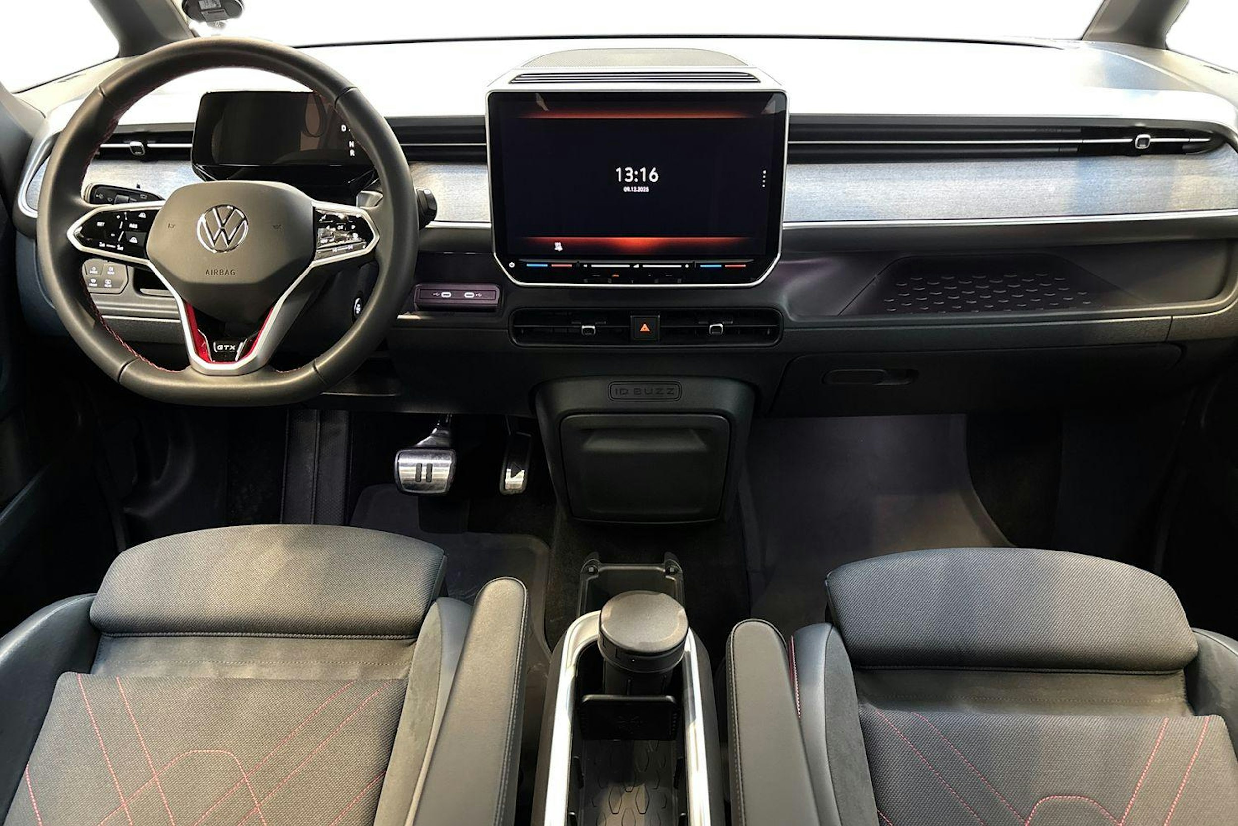 harmaa Volkswagen ID. Buzz 2025 kuva 9.