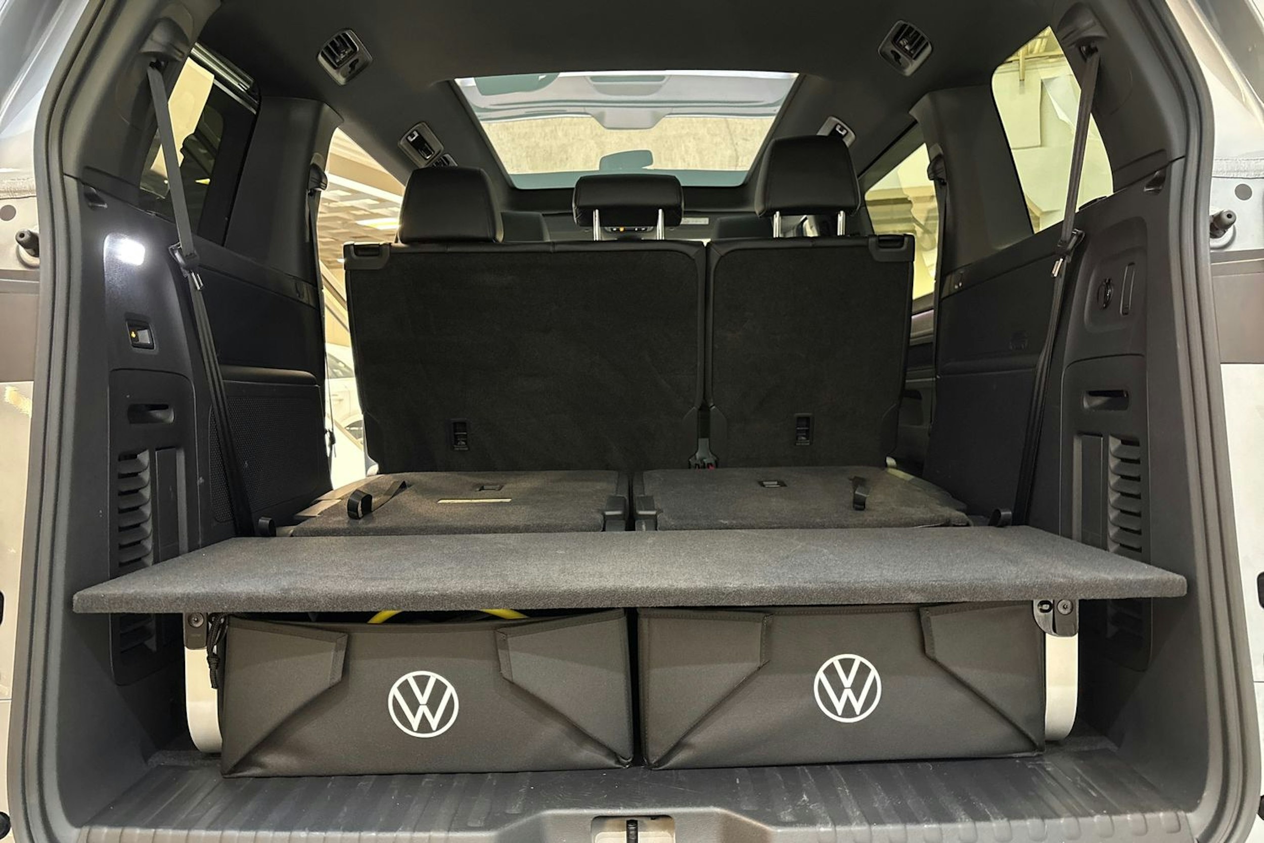 harmaa Volkswagen ID. Buzz 2025 kuva 15.