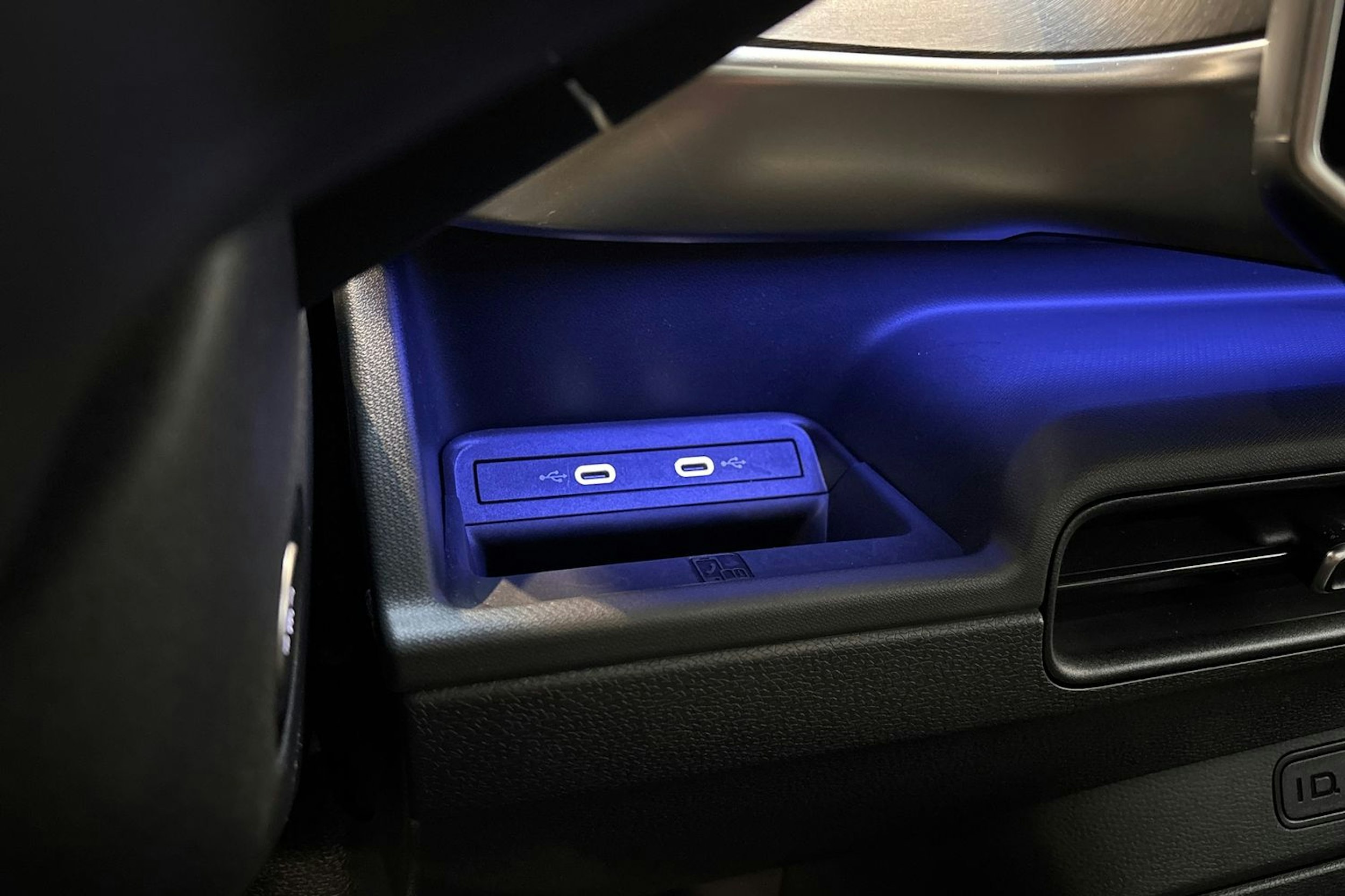 harmaa Volkswagen ID. Buzz 2025 kuva 25.