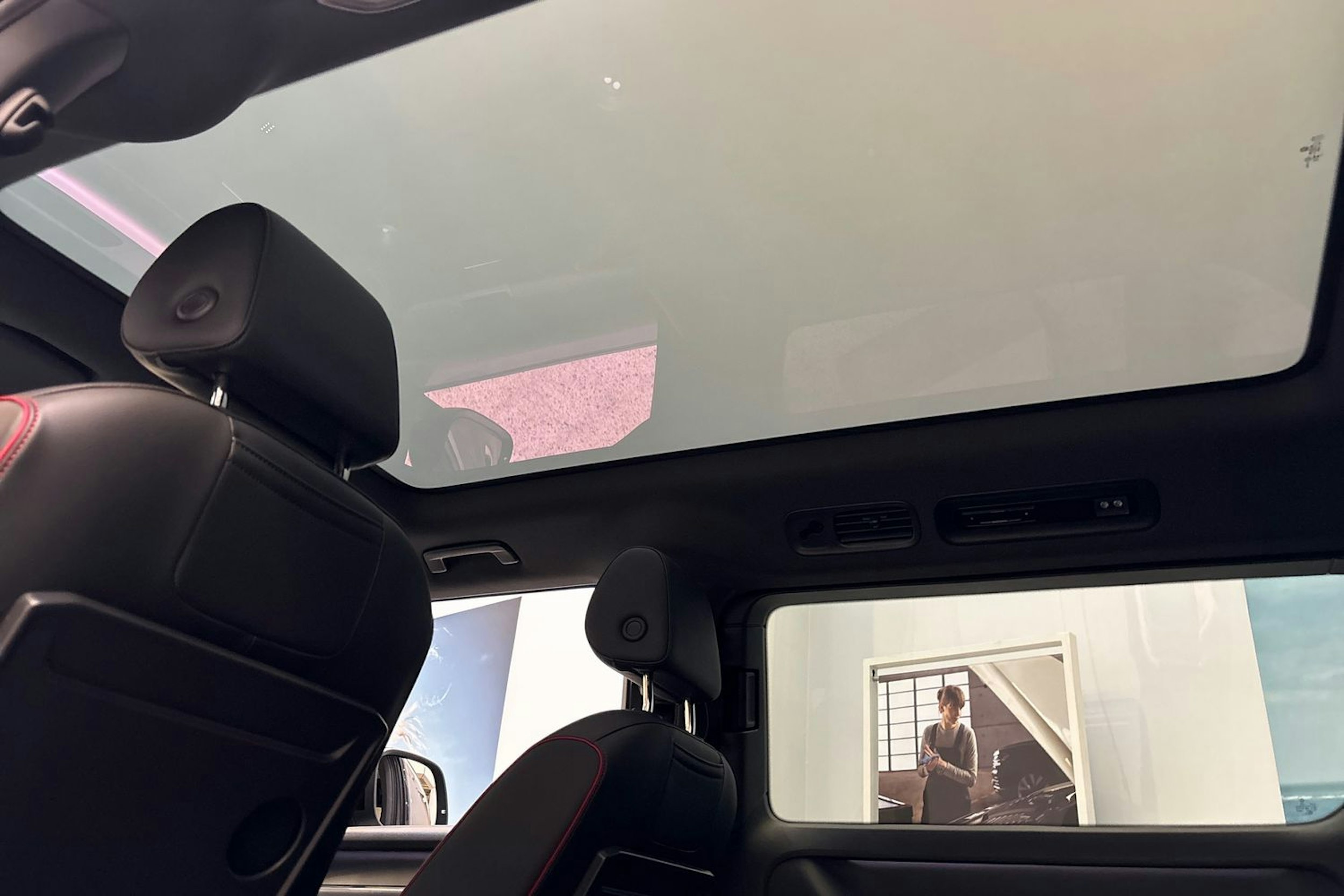 harmaa Volkswagen ID. Buzz 2025 kuva 34.