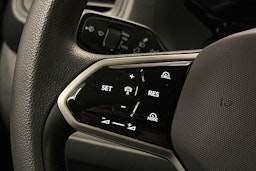 valkoinen Volkswagen ID. Buzz Cargo 2025 kuva 17.