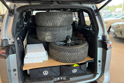 harmaa Volkswagen ID. Buzz 2025 kuva 9.
