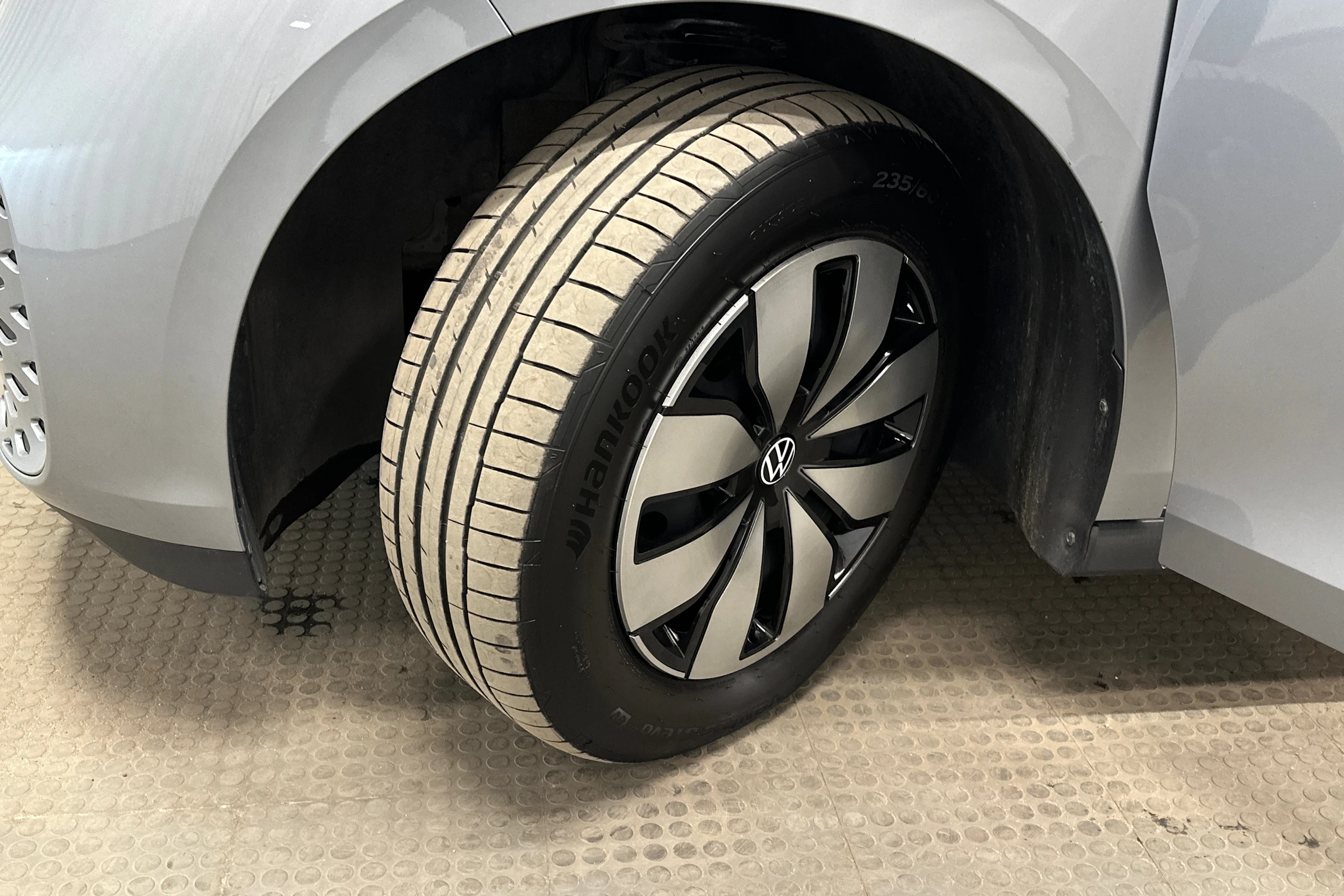 harmaa Volkswagen ID. Buzz 2025 kuva 10.