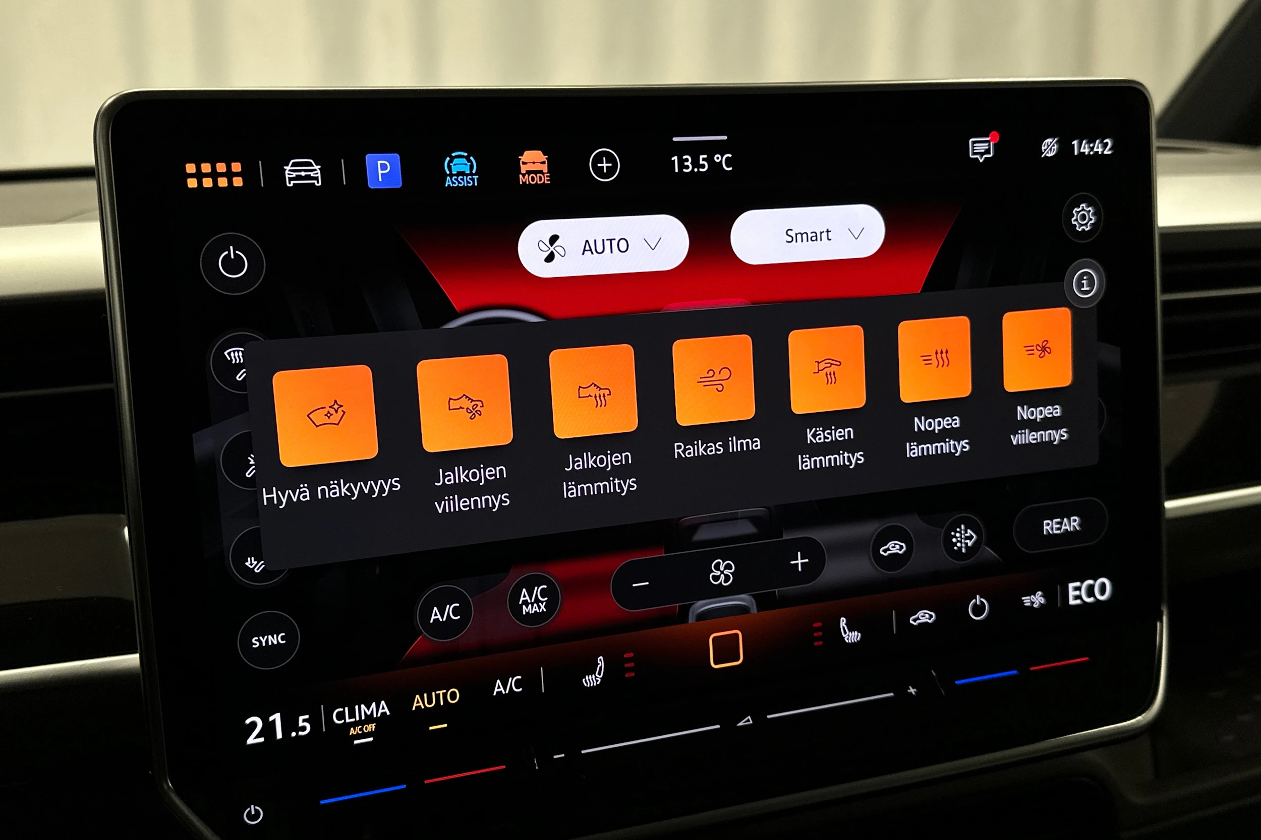harmaa Volkswagen ID. Buzz 2025 kuva 31.