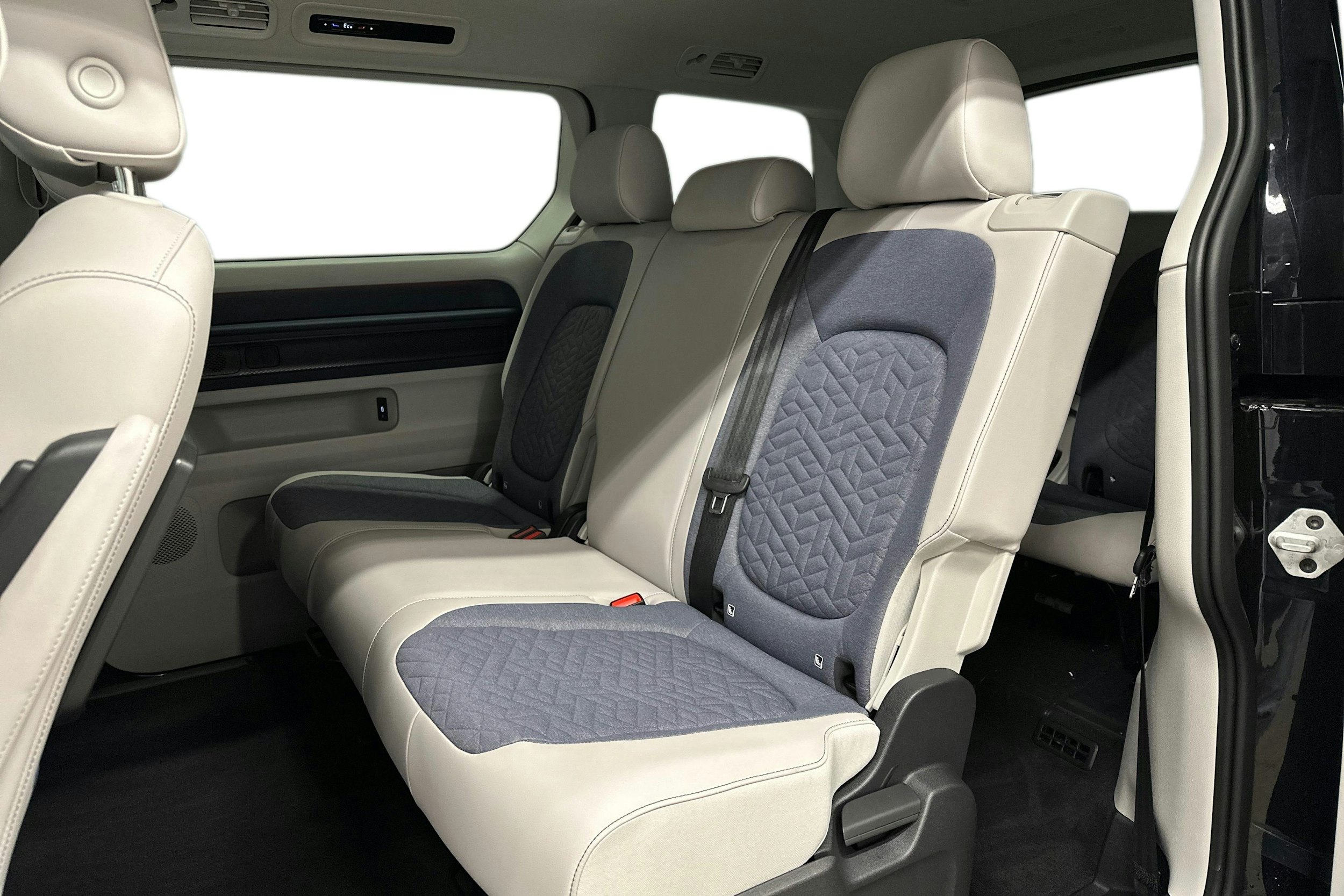 musta Volkswagen ID. Buzz 2025 kuva 8.