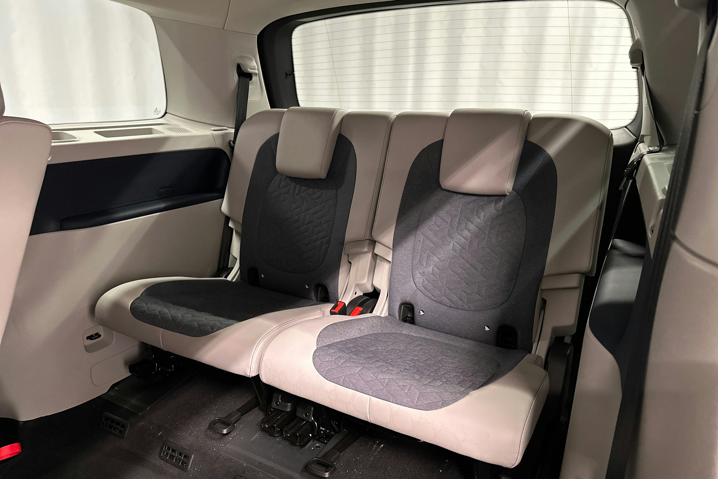 musta Volkswagen ID. Buzz 2025 kuva 11.