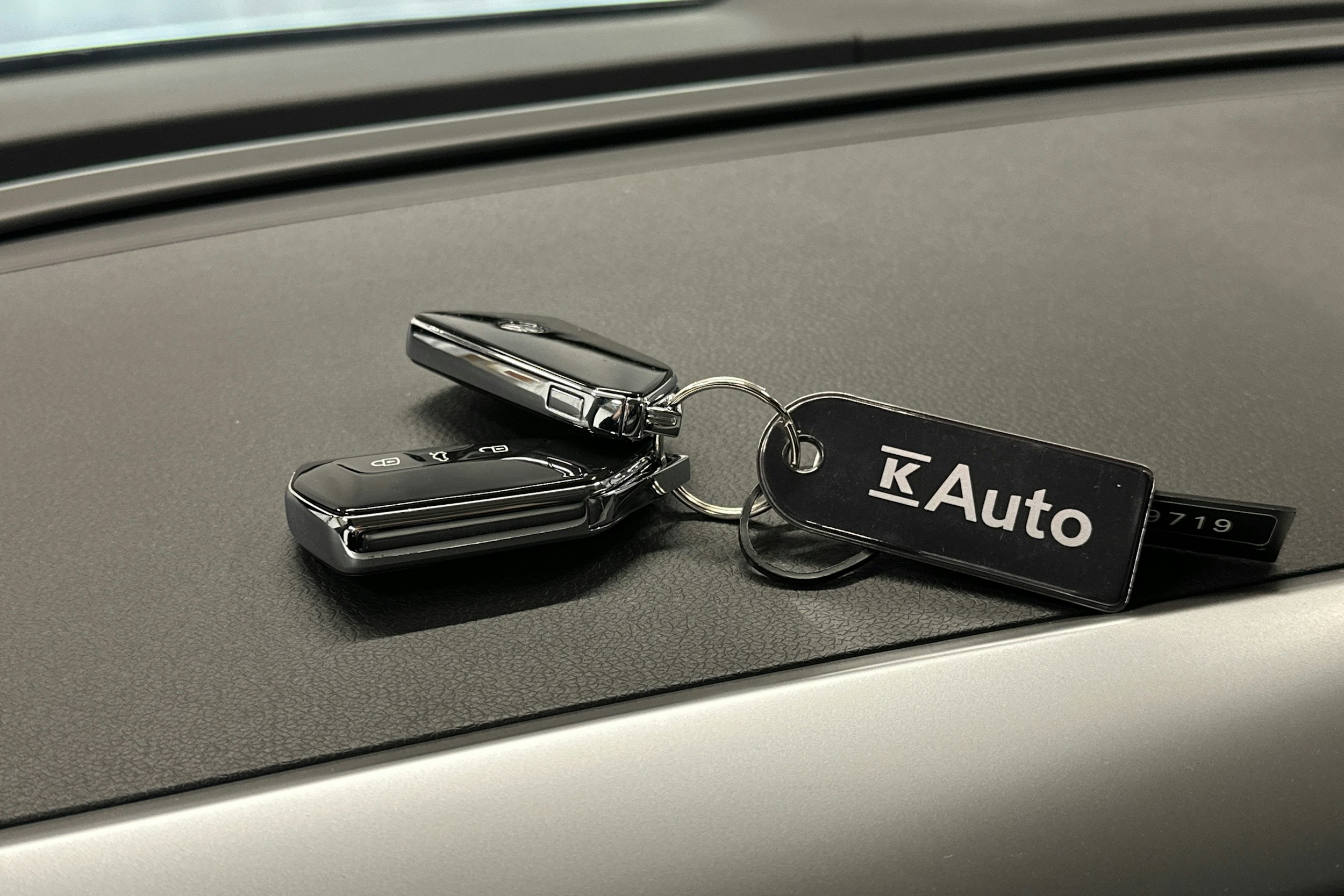 musta Volkswagen ID. Buzz 2025 kuva 26.