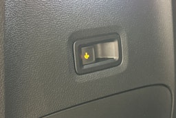 punainen Volkswagen ID. Buzz 2025 kuva 14.