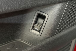 punainen Volkswagen ID. Buzz 2025 kuva 16.