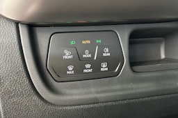 punainen Volkswagen ID. Buzz 2025 kuva 19.