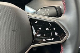 punainen Volkswagen ID. Buzz 2025 kuva 22.
