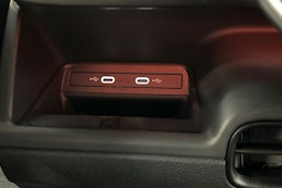 punainen Volkswagen ID. Buzz 2025 kuva 27.