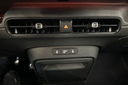 punainen Volkswagen ID. Buzz 2025 kuva 28.