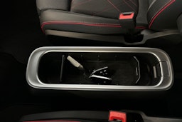 punainen Volkswagen ID. Buzz 2025 kuva 29.
