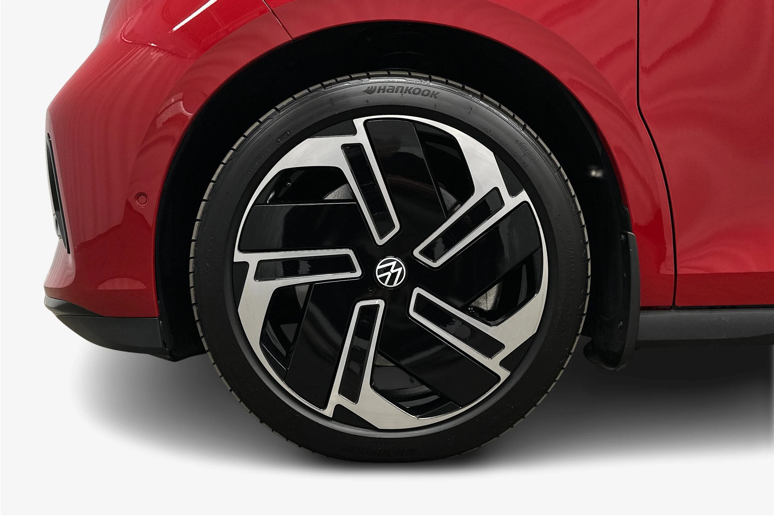 punainen Volkswagen ID. Buzz 2025 kuva 8.