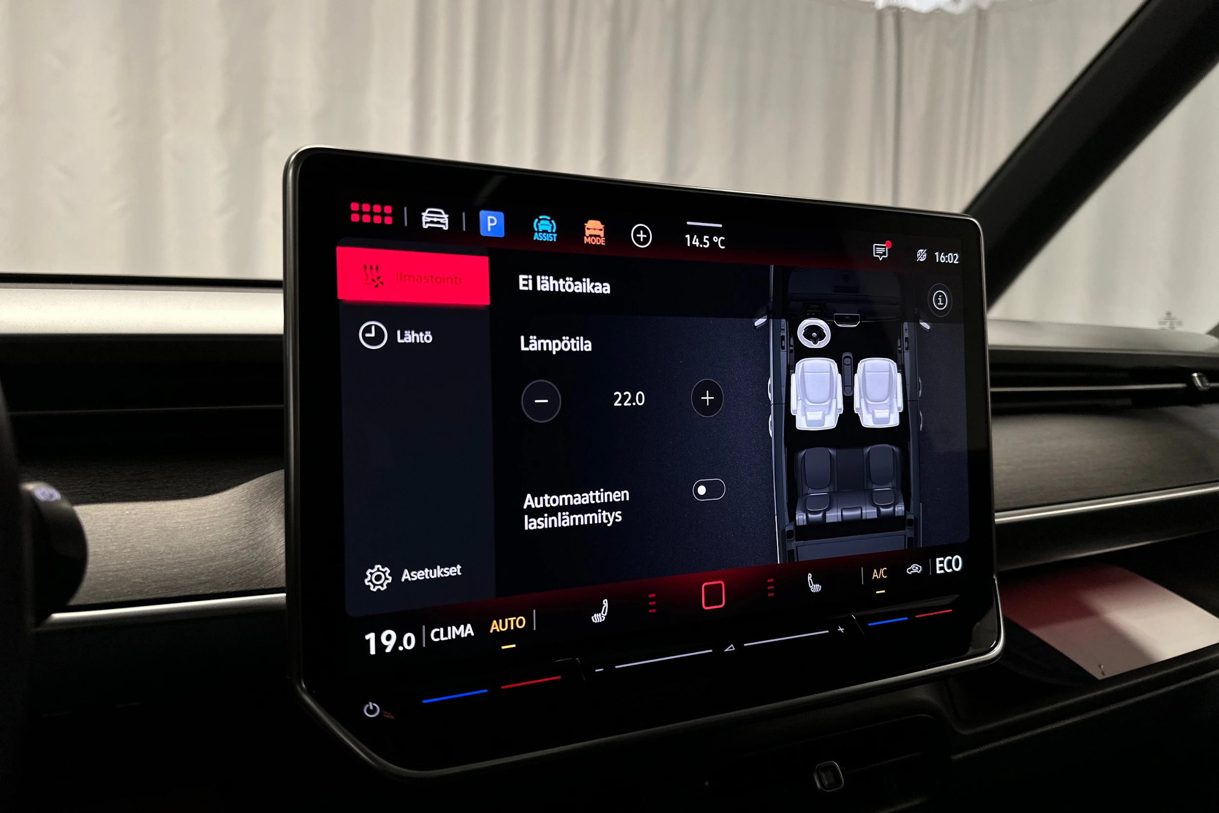 punainen Volkswagen ID. Buzz 2025 kuva 17.
