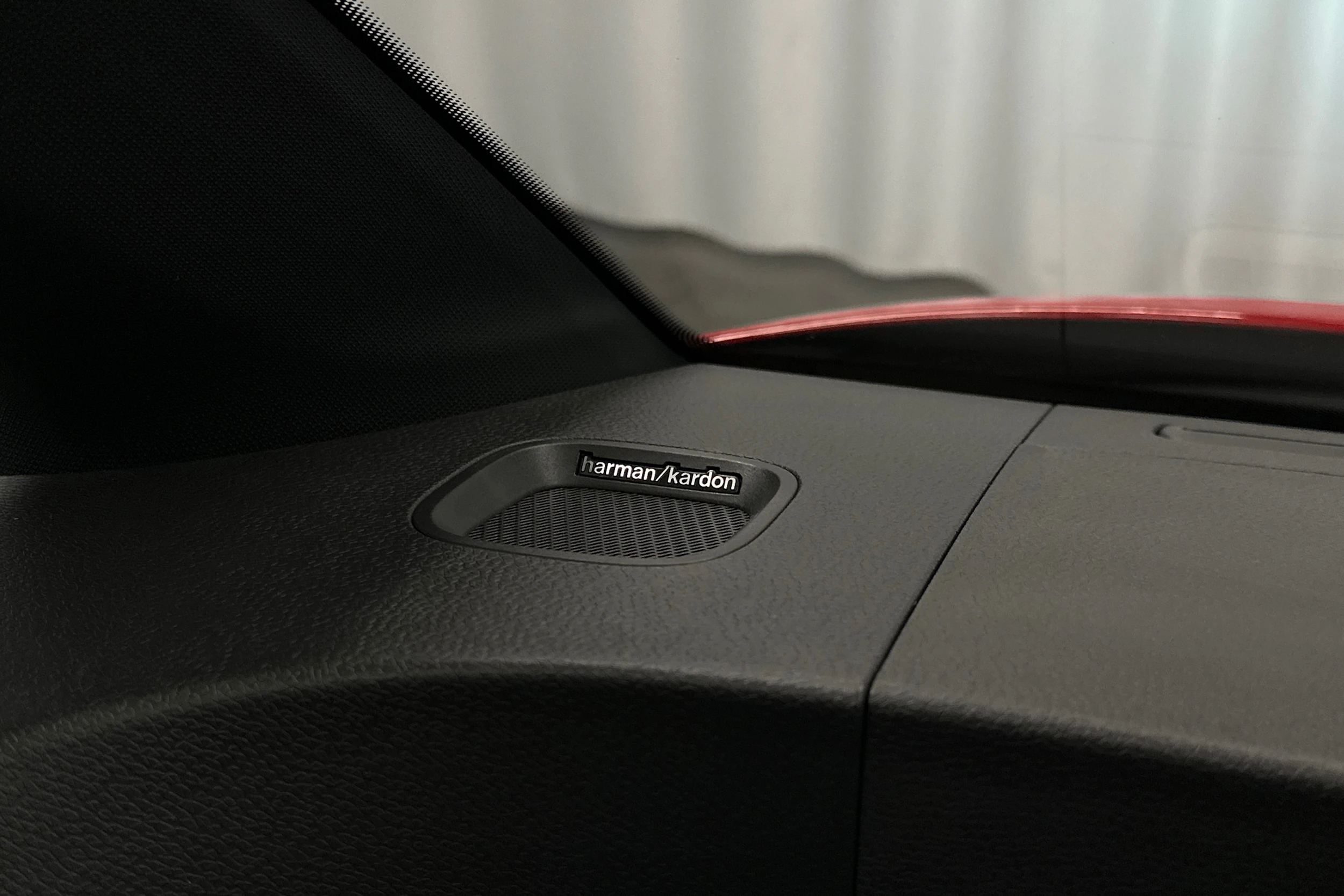 punainen Volkswagen ID. Buzz 2025 kuva 20.