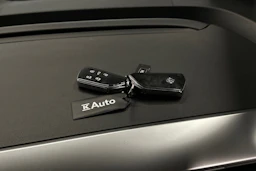 punainen Volkswagen ID. Buzz 2025 kuva 33.