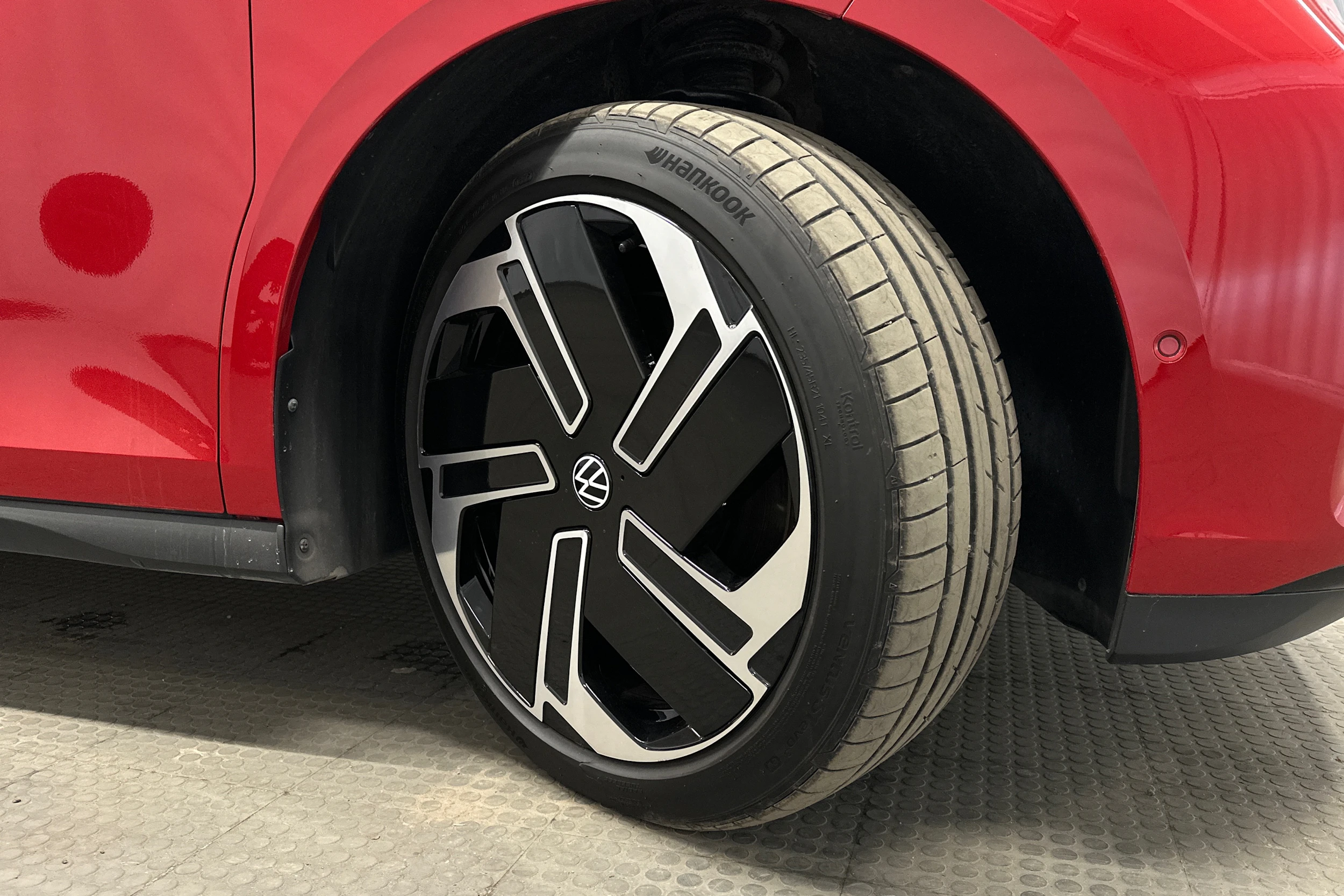 monivär. Volkswagen ID. Buzz 2025 kuva 13.