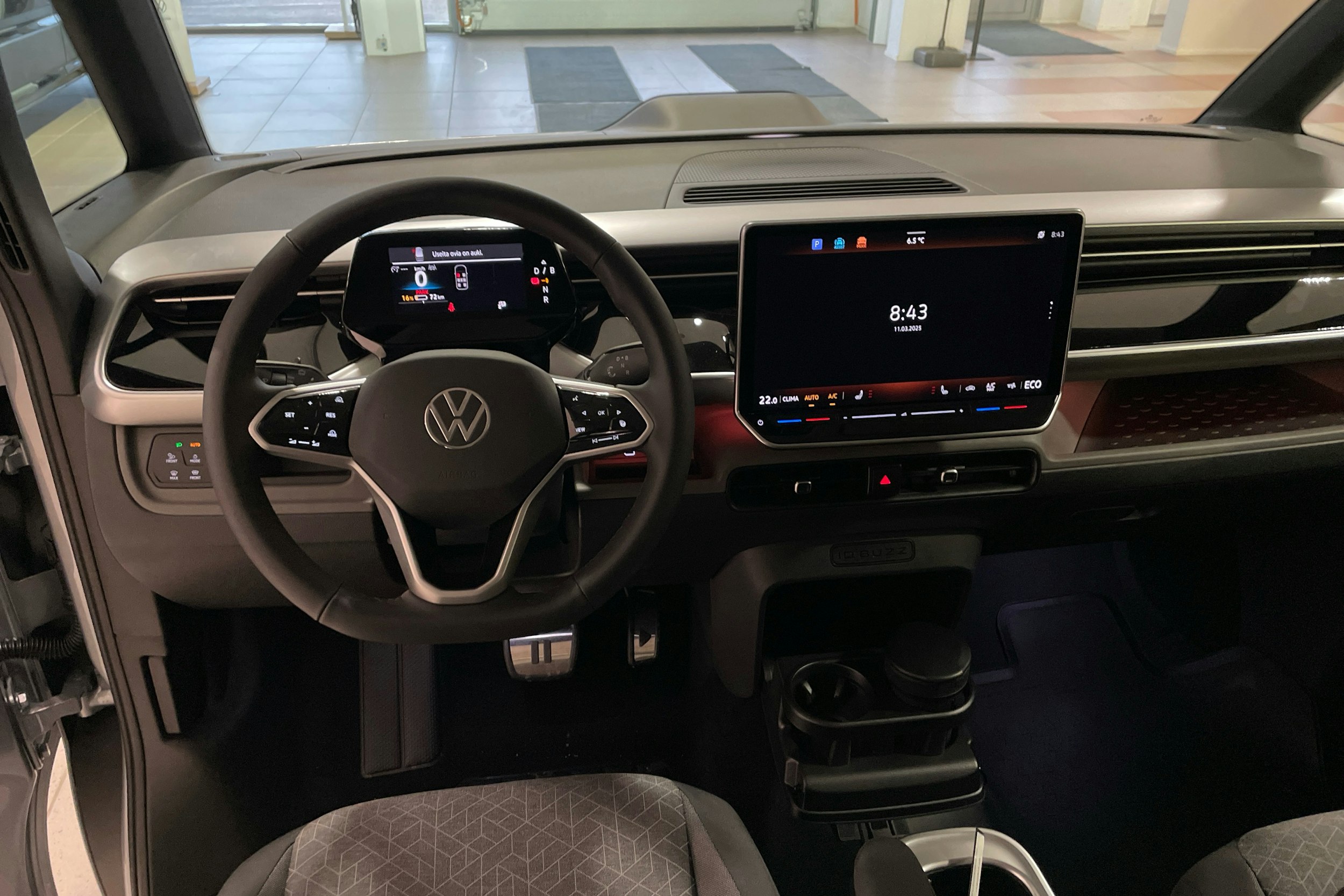 met. harmaa Volkswagen ID. Buzz 2025 kuva 7.