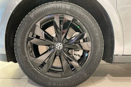 met. harmaa Volkswagen ID. Buzz 2025 kuva 9.