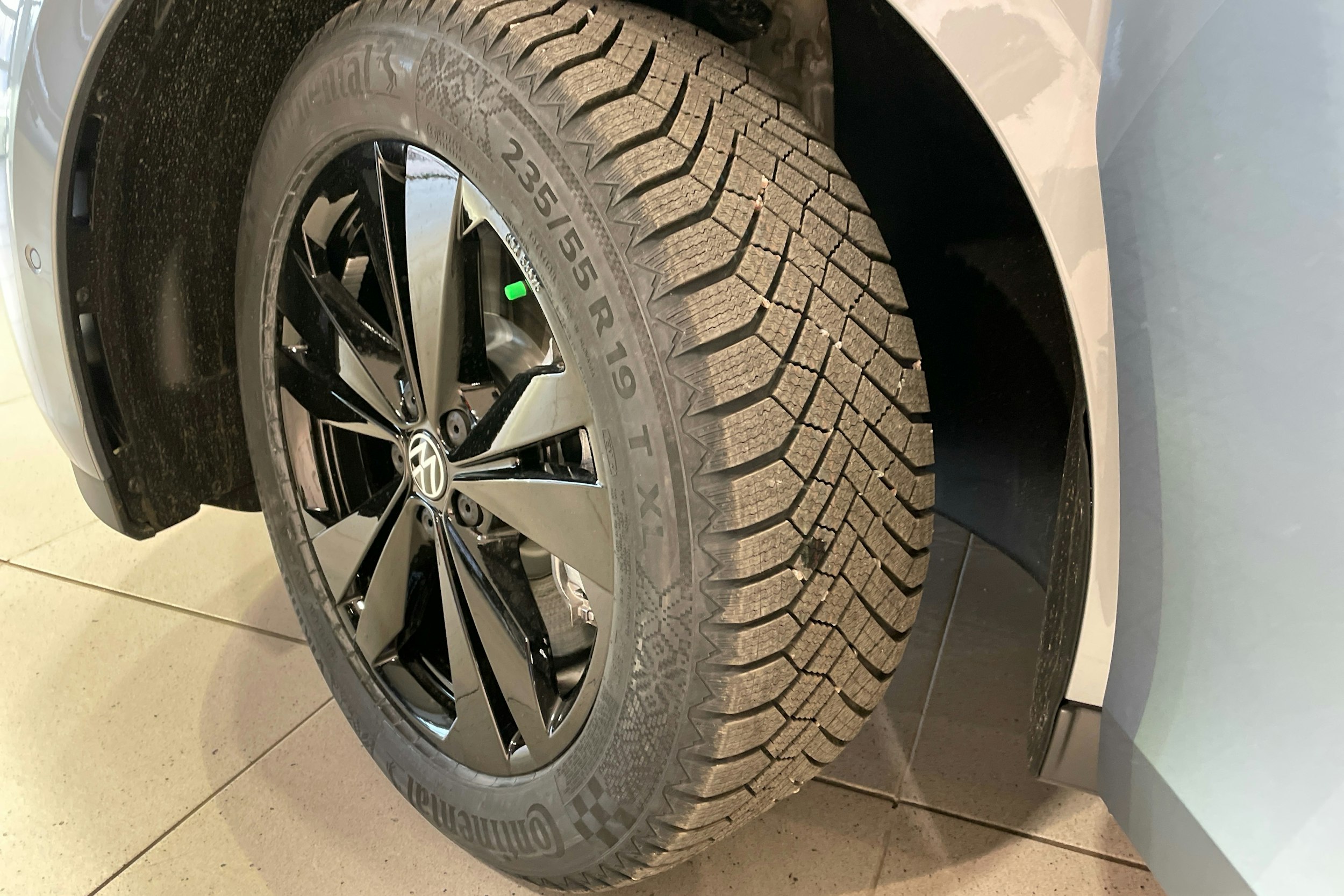 met. harmaa Volkswagen ID. Buzz 2025 kuva 10.