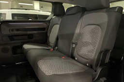 met. harmaa Volkswagen ID. Buzz 2025 kuva 11.
